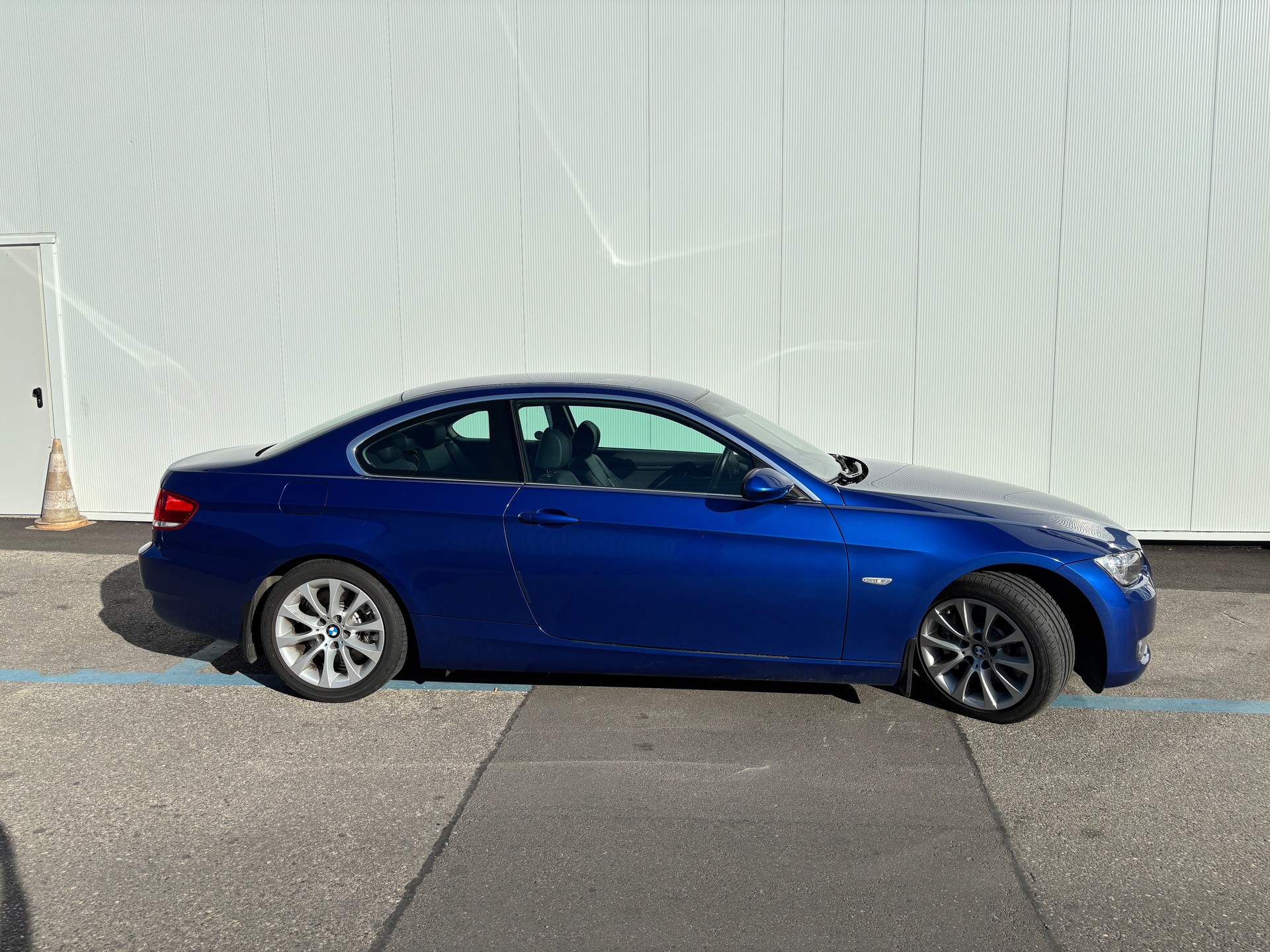 BMW 335i Coupé-image-5