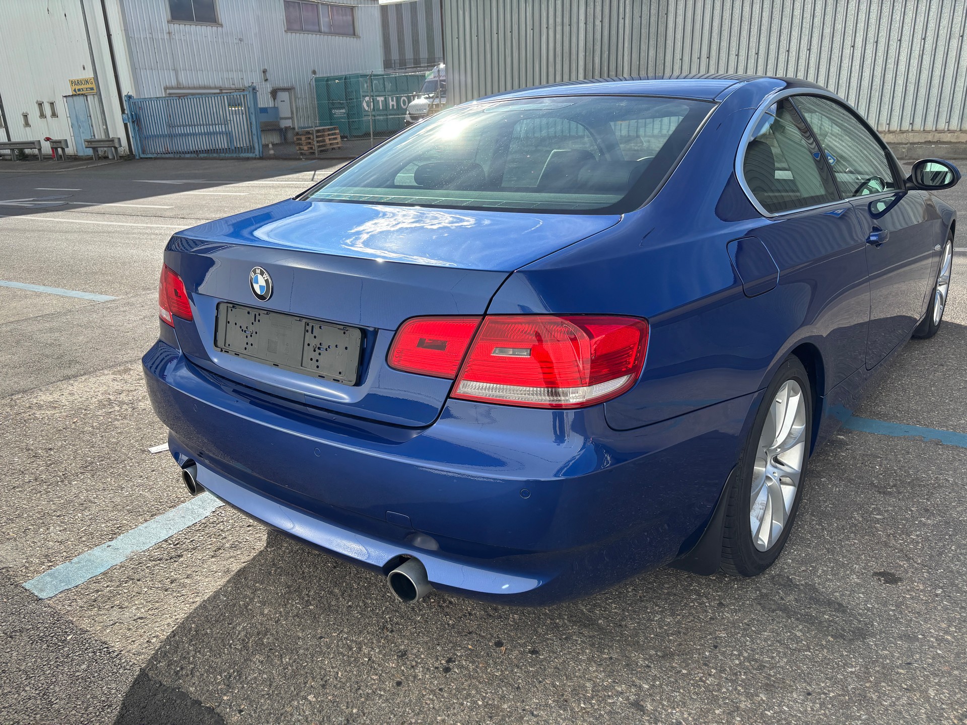 BMW 335i Coupé-image-8