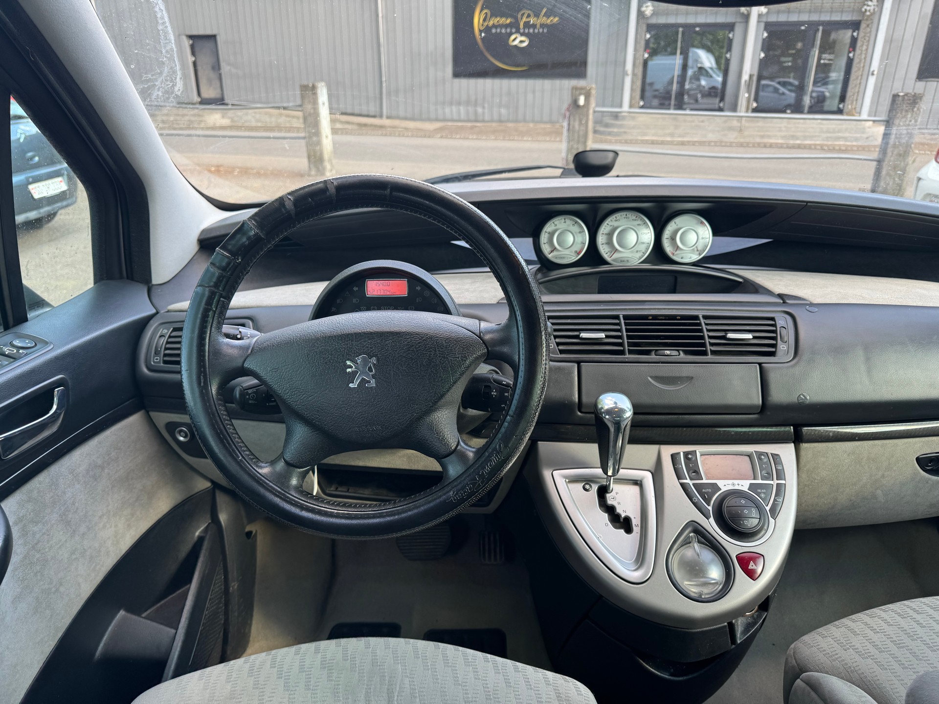 PEUGEOT 807 2.0 16V (SR) Family Automatic-image-2