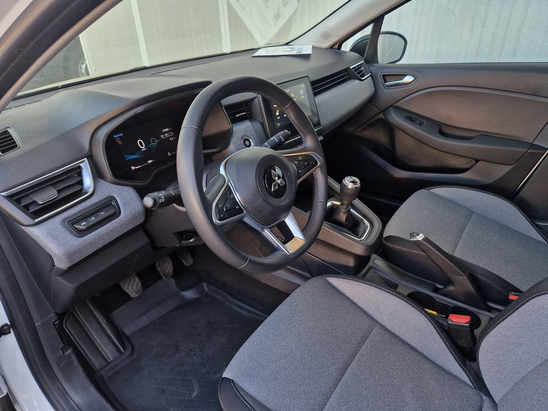 MITSUBISHI Colt 1.0 Invite+-image-5
