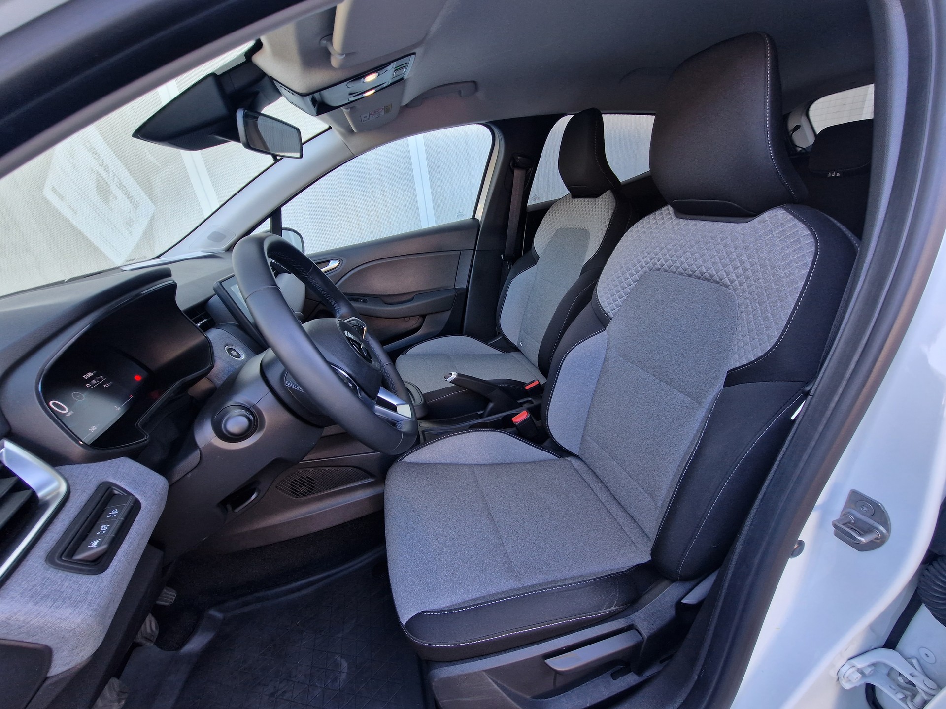 MITSUBISHI Colt 1.0 Invite+-image-6