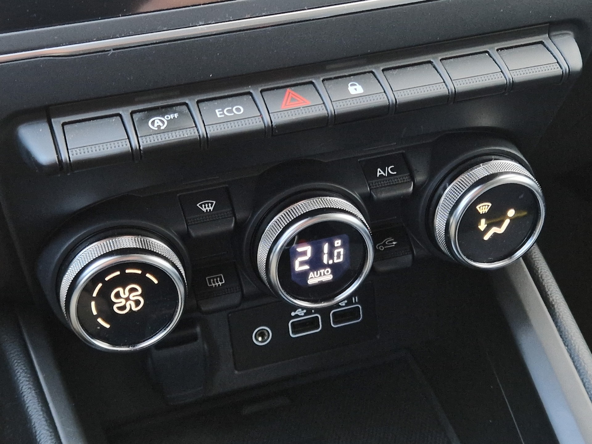 MITSUBISHI Colt 1.0 Invite+-image-8