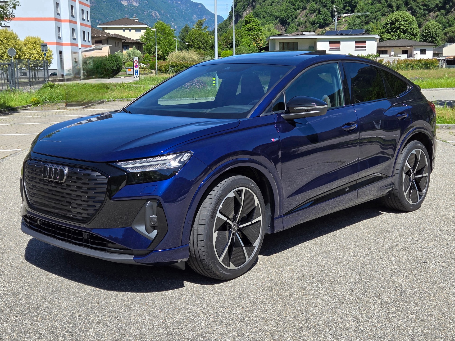 AUDI Q4 Sportback e-tron 50 quattro-image-3