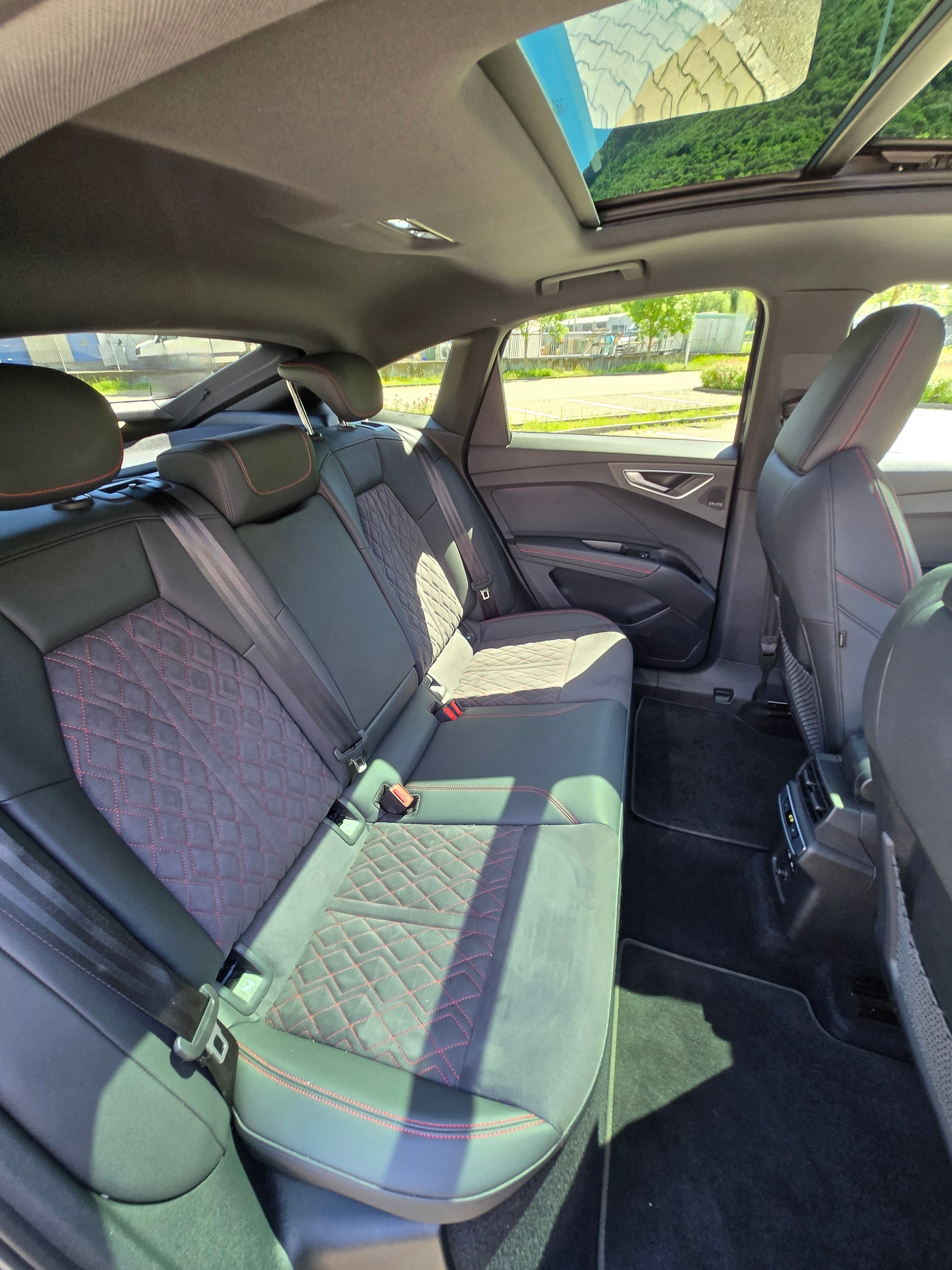 AUDI Q4 Sportback e-tron 50 quattro-image-14