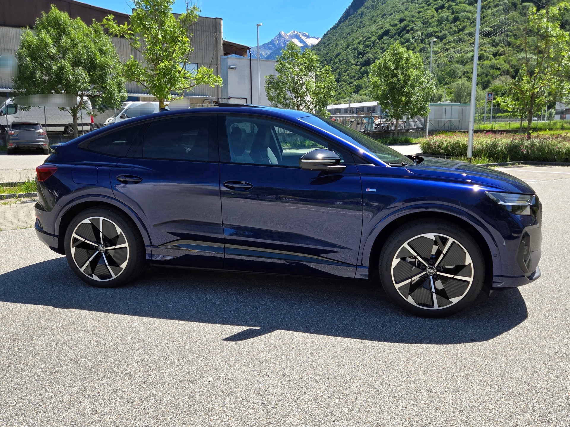 AUDI Q4 Sportback e-tron 50 quattro-image-6