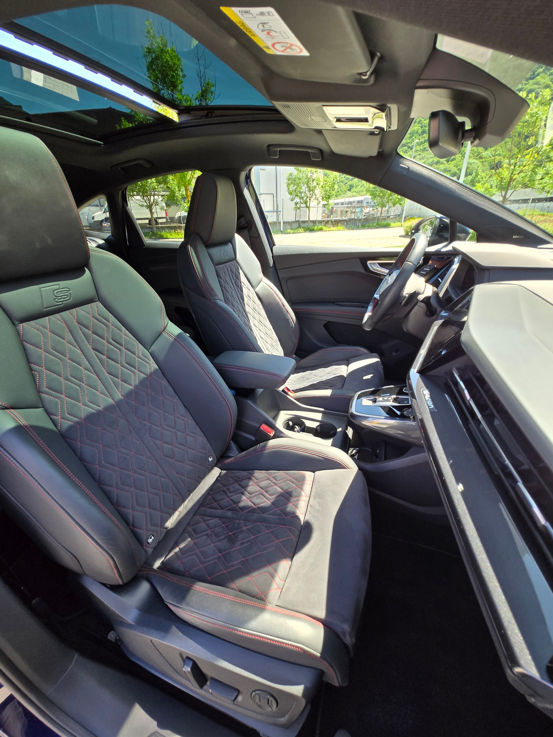 AUDI Q4 Sportback e-tron 50 quattro-image-12