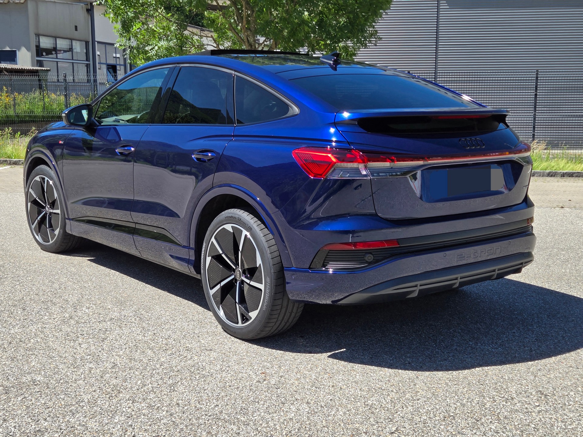 AUDI Q4 Sportback e-tron 50 quattro-image-4