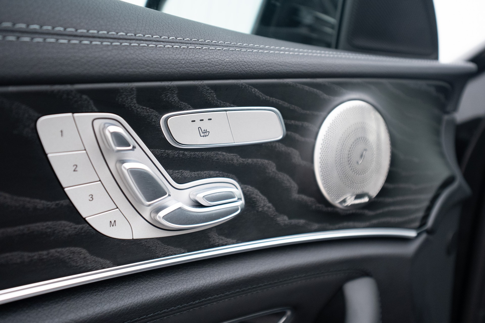 MERCEDES-BENZ AMG E 53 4Matic+ Speedshift 9G-TCT-image-9