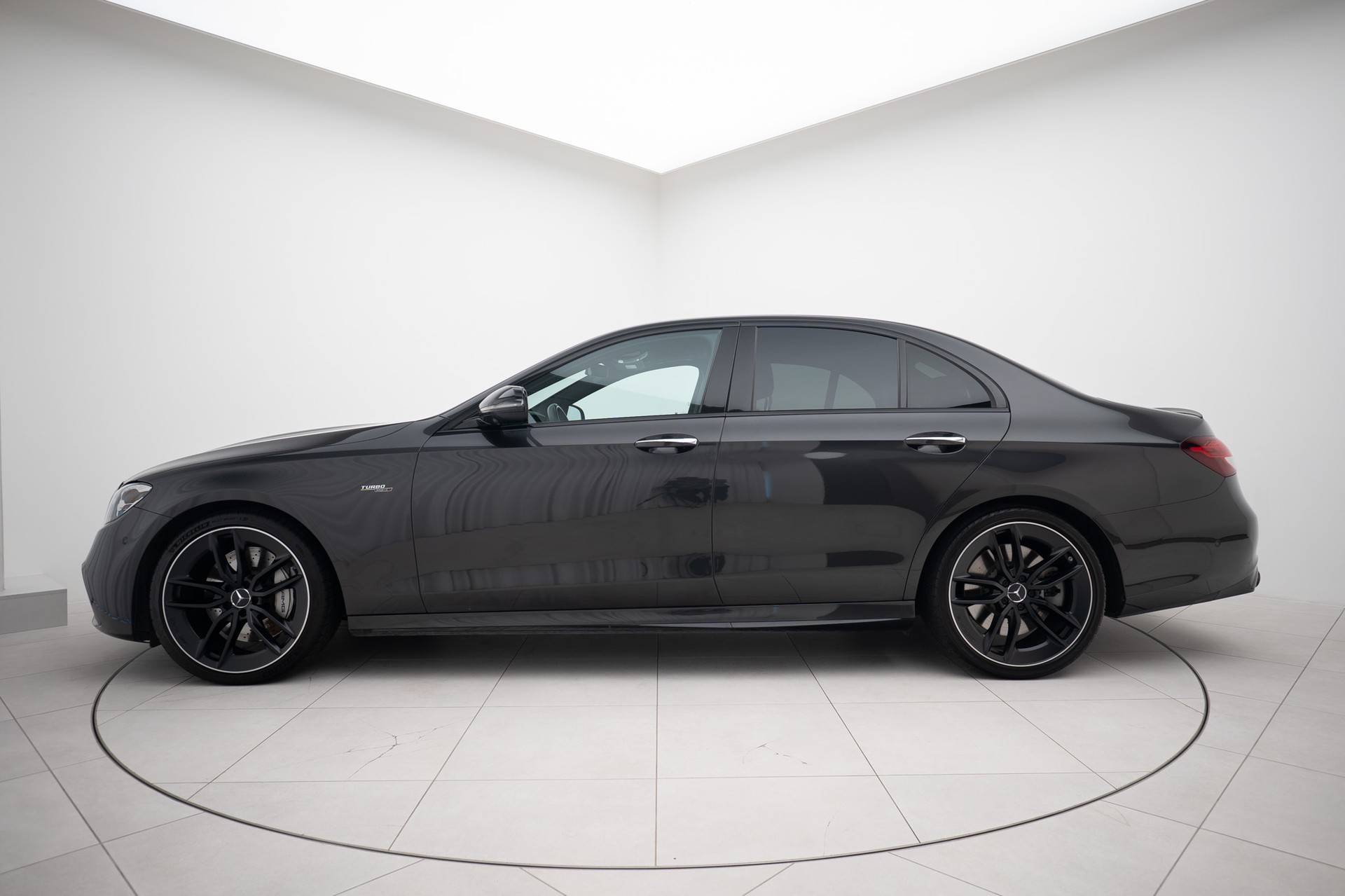 MERCEDES-BENZ AMG E 53 4Matic+ Speedshift 9G-TCT-showroom-element-1