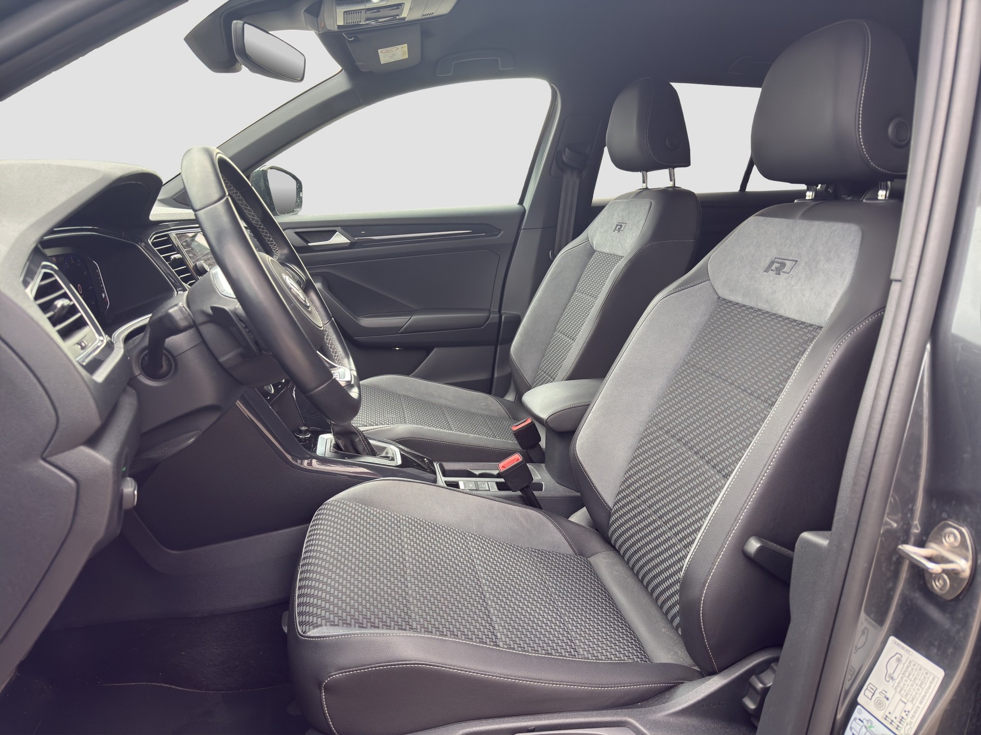 VW T-Roc 1.5 TSI EVO R-Line Advance DSG-image-9