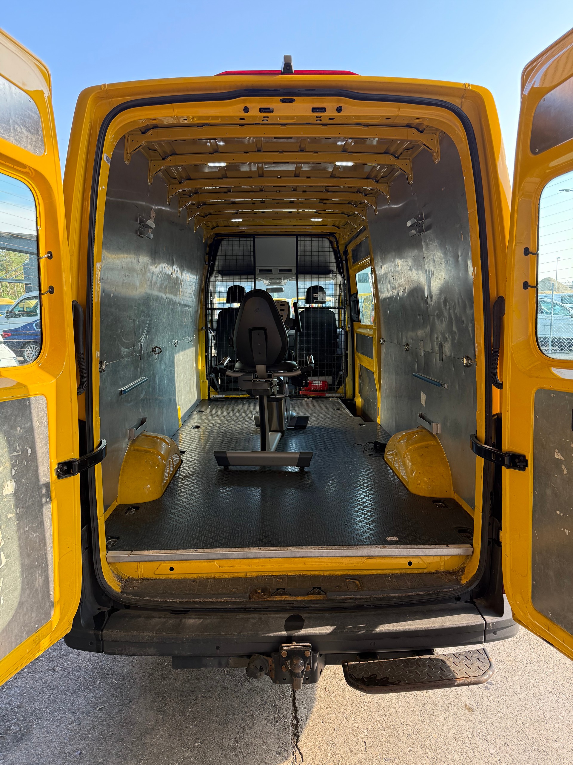 VW Crafter 35 2.0 TDI L4 4Motion-image-7