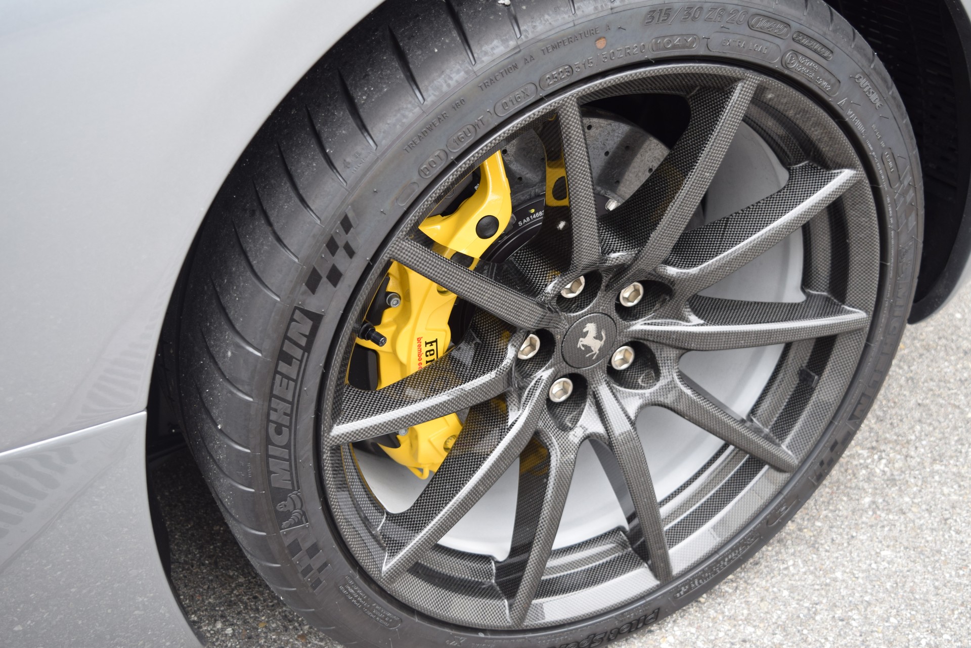 FERRARI SF90 Spider-image-8