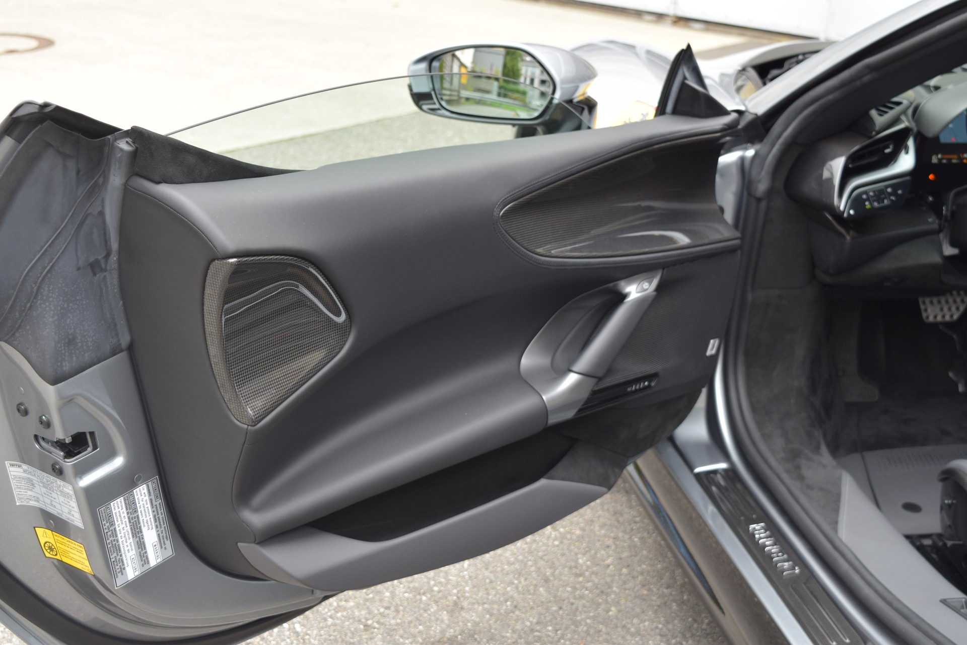 FERRARI SF90 Spider-image-11