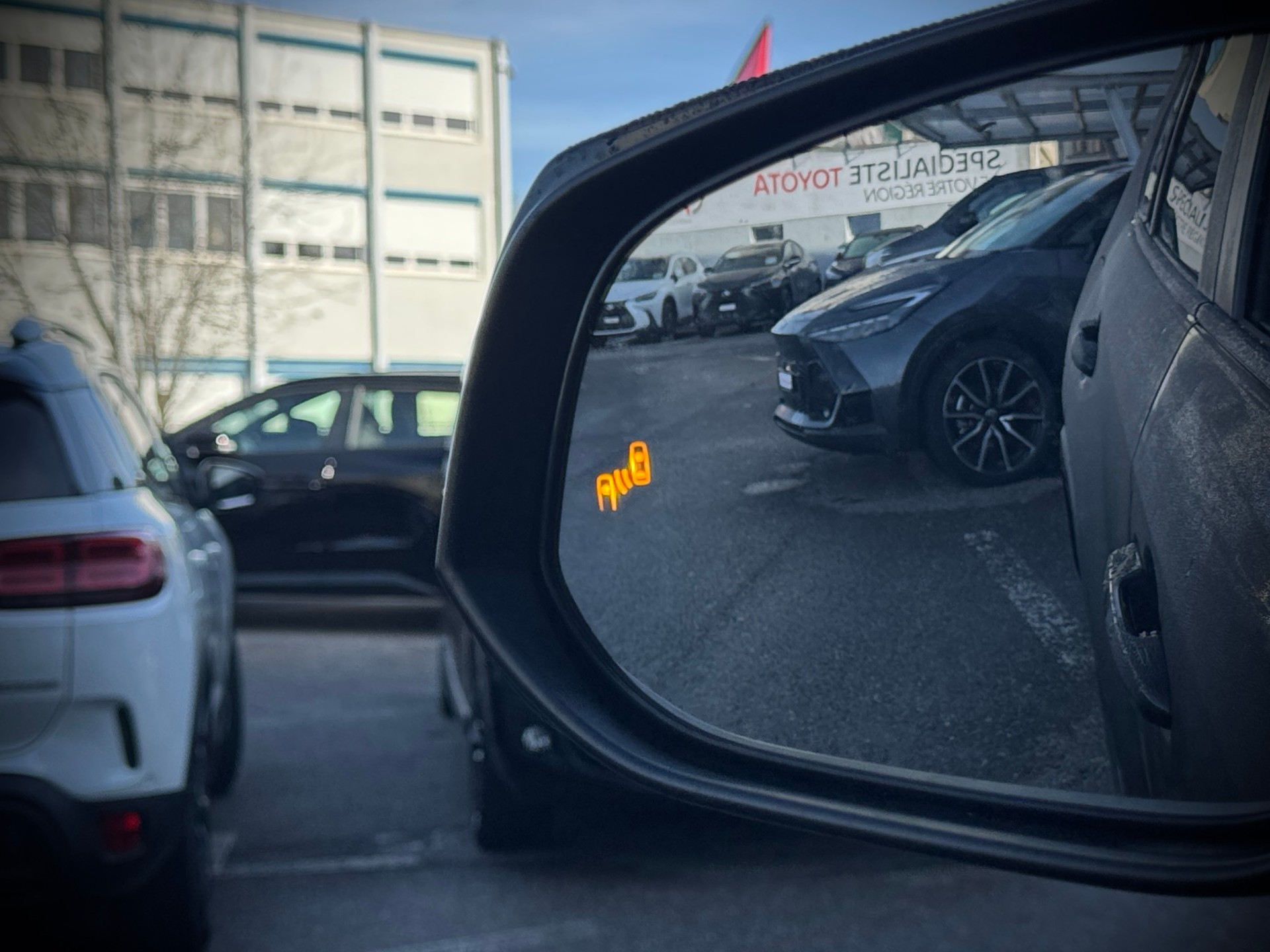 TOYOTA RAV-4 2.5 PHEV Trend e-CVT 4WD-image-4