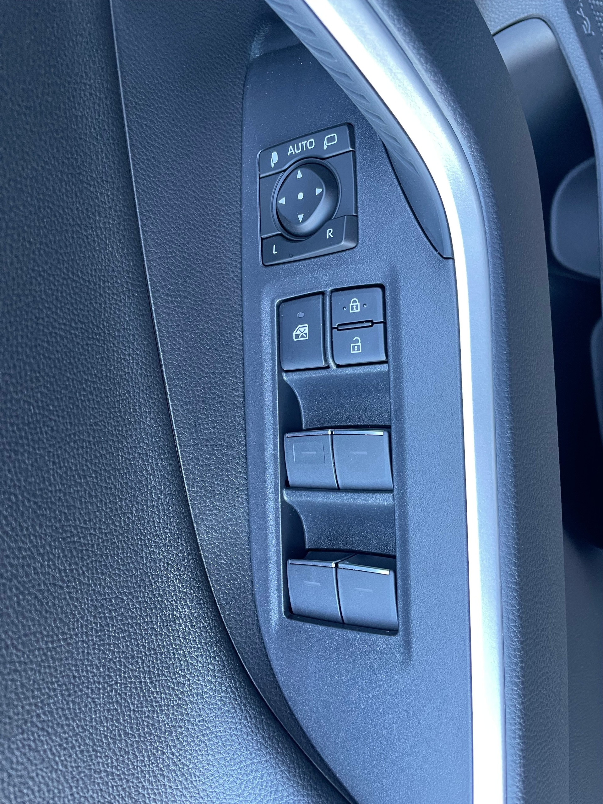 TOYOTA RAV-4 2.5 PHEV Trend e-CVT 4WD-image-21