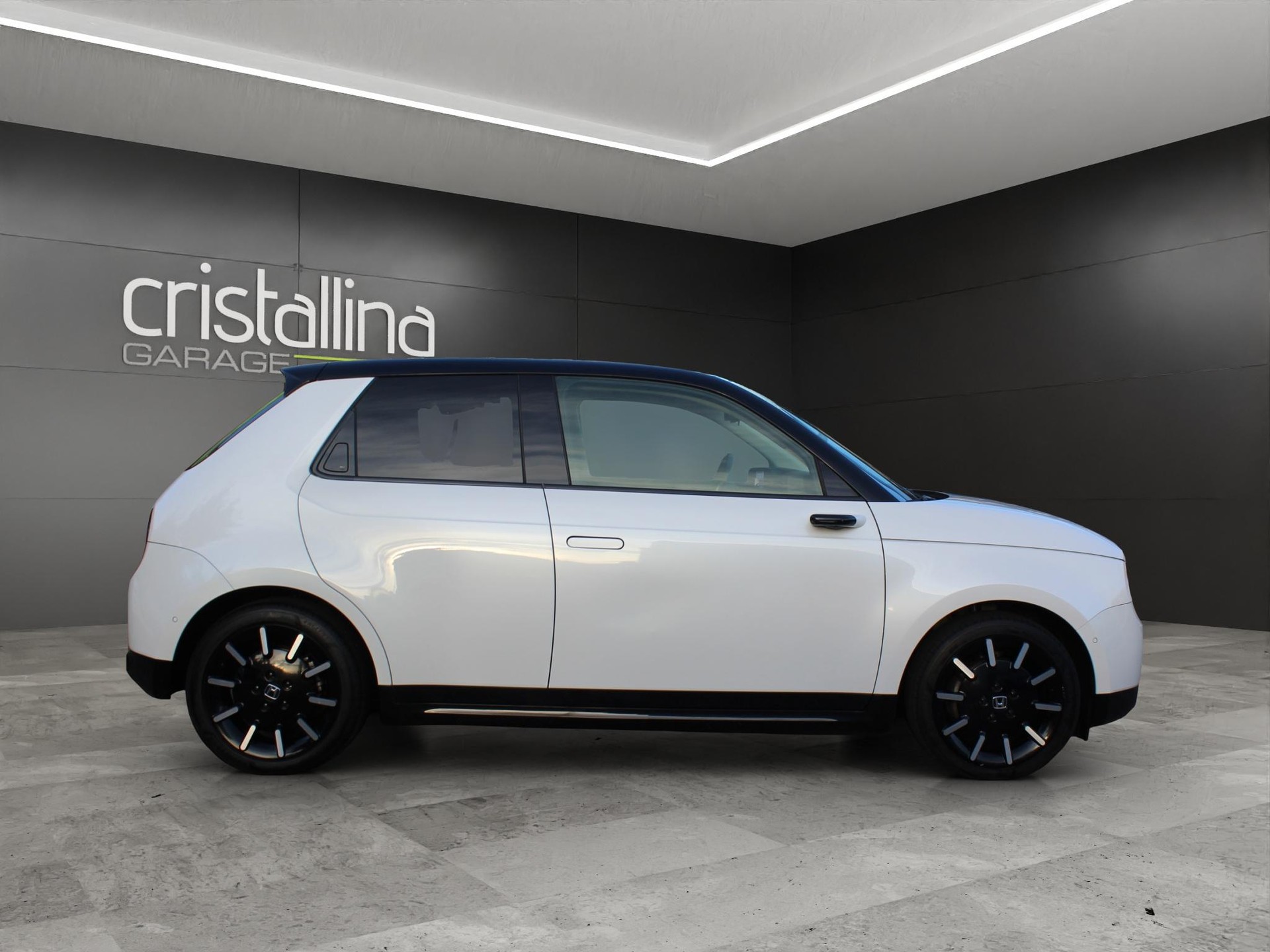 HONDA e electric Advance-showroom-element-3