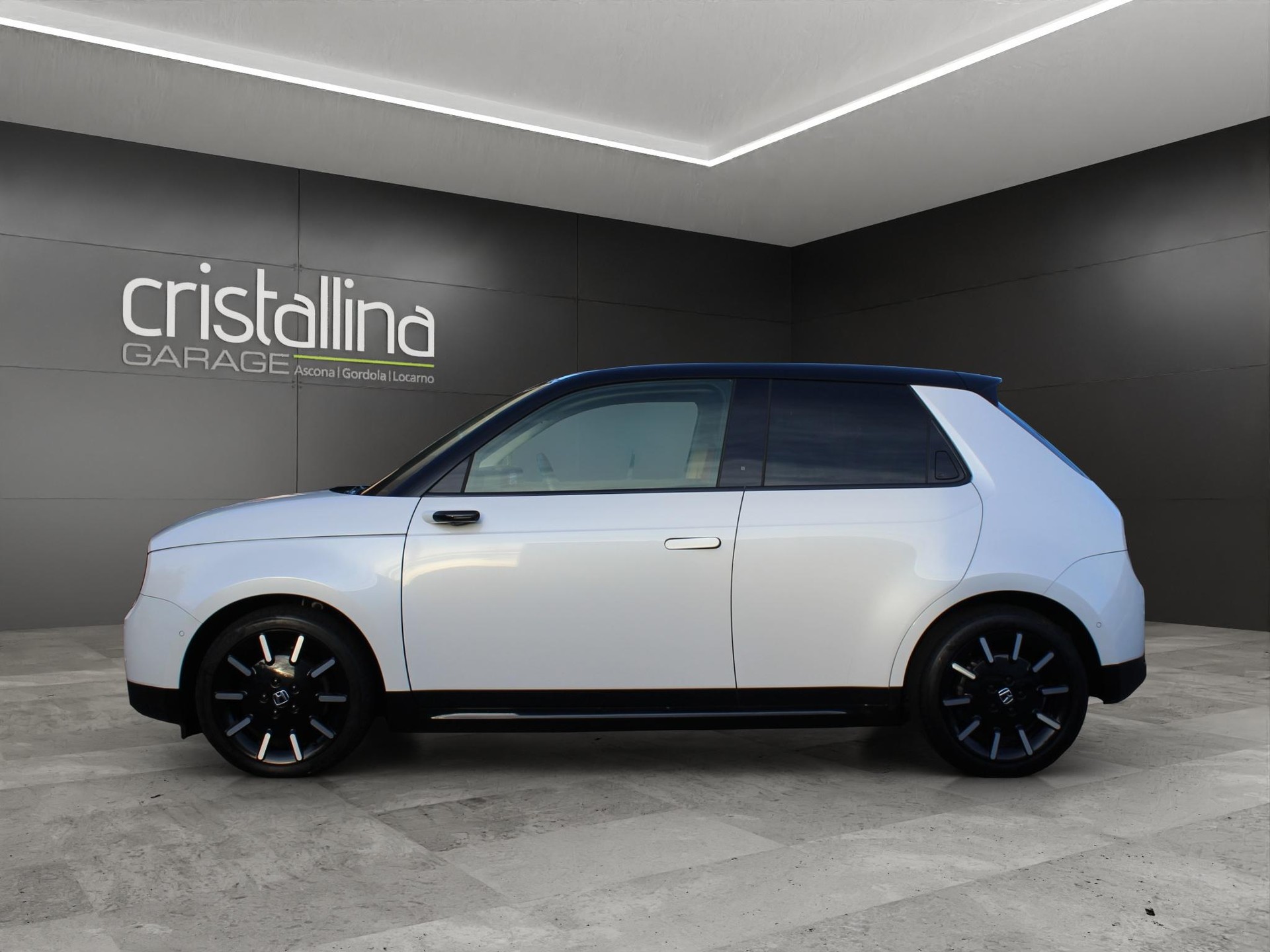 HONDA e electric Advance-showroom-element-1