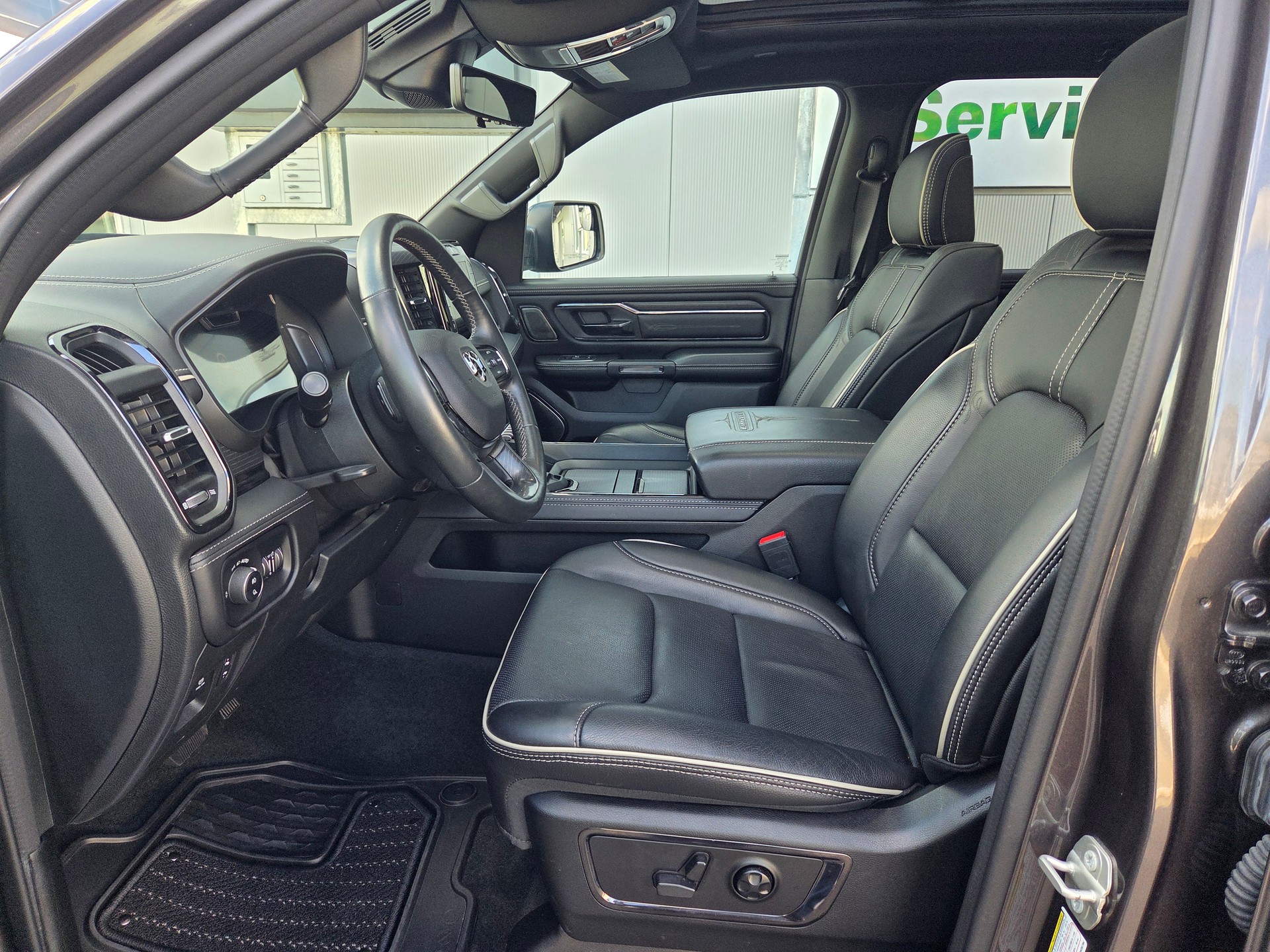 DODGE Ram 1500 5.7 V8 4x4 Limited 396PS / 3.5T AHK-image-8