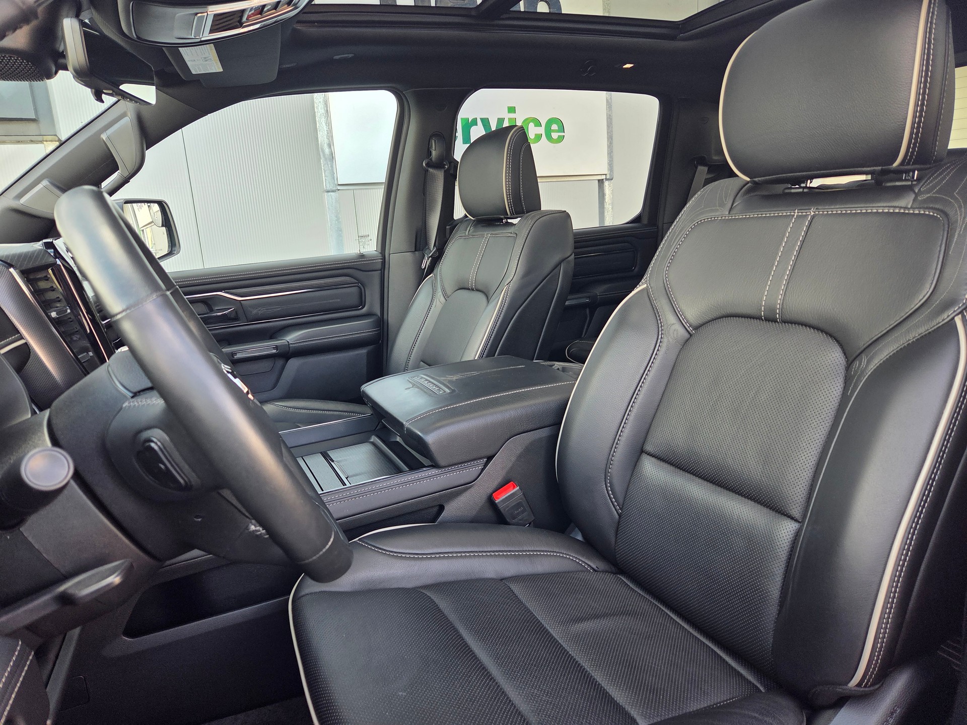 DODGE Ram 1500 5.7 V8 4x4 Limited 396PS / 3.5T AHK-image-10