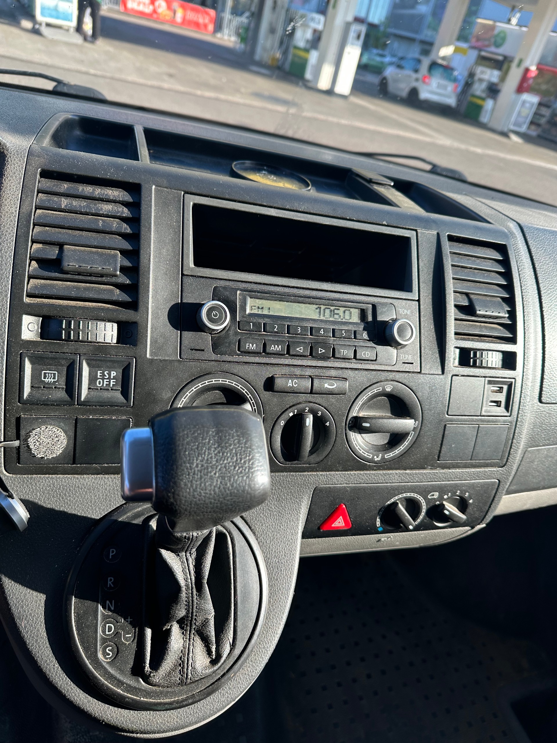 VW T5 Multivan Lang 2.5 TDI-image-8