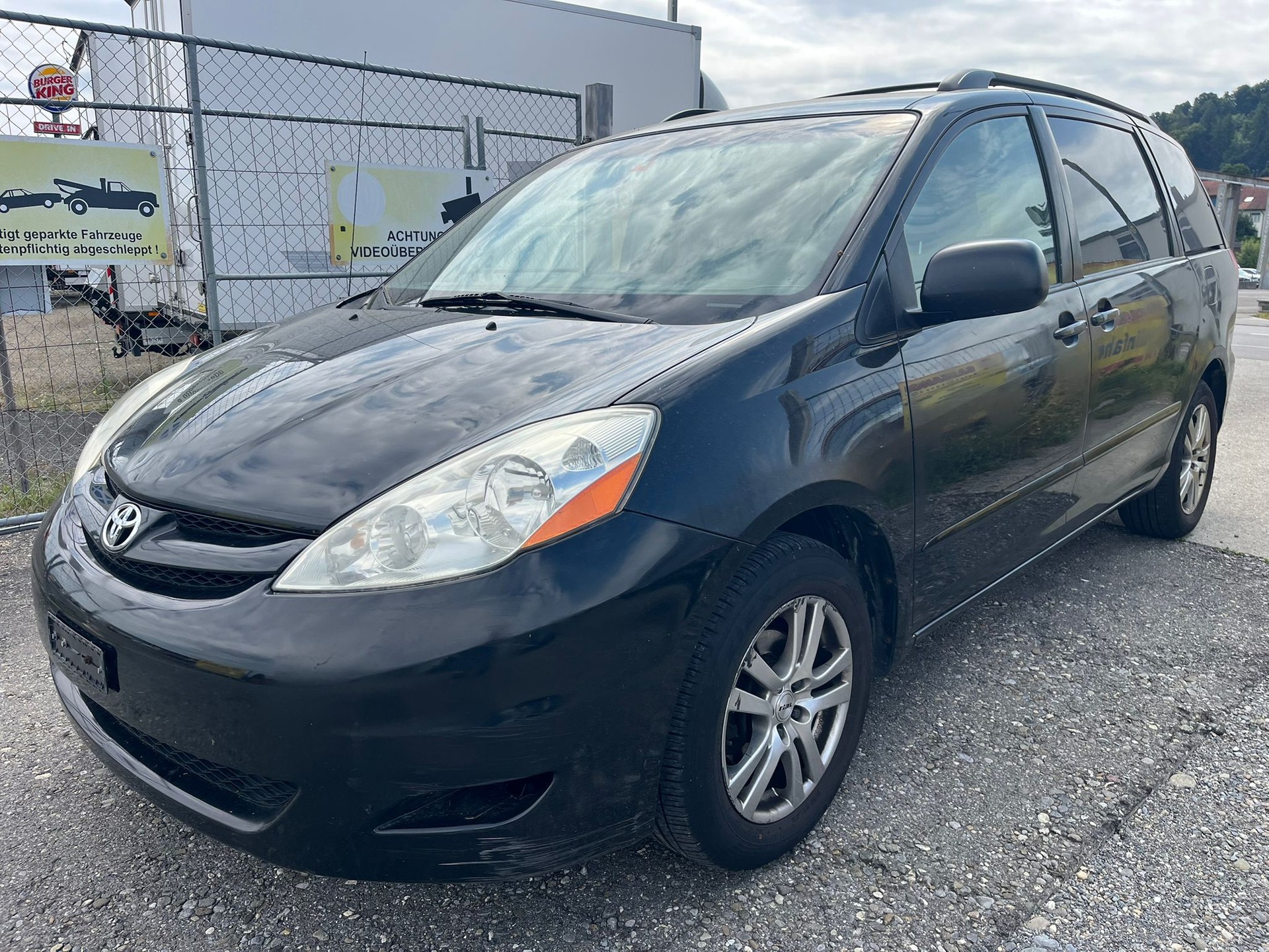 TOYOTA LE FWD-image-1