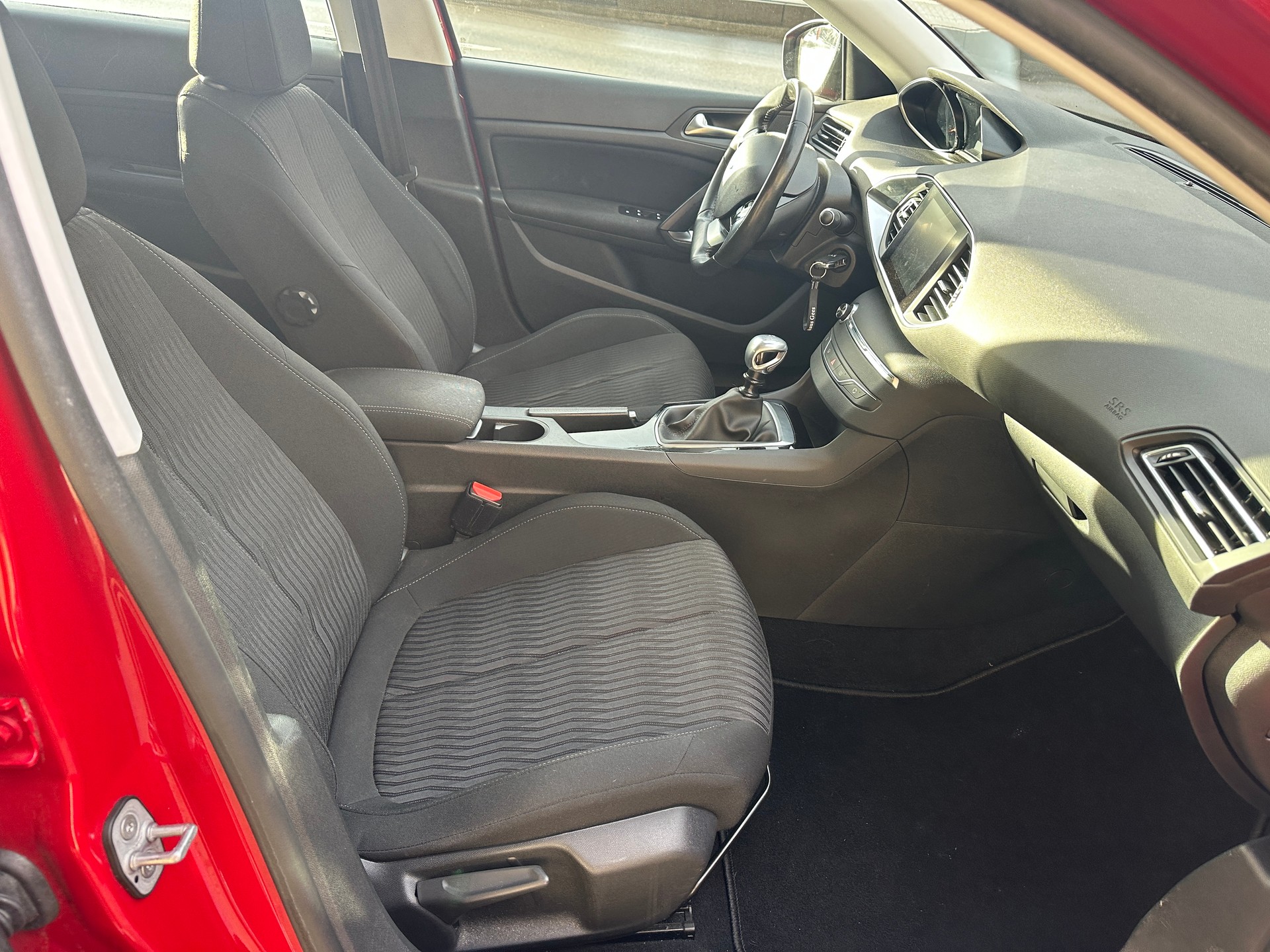 PEUGEOT 308 1.6 THP Allure-image-13