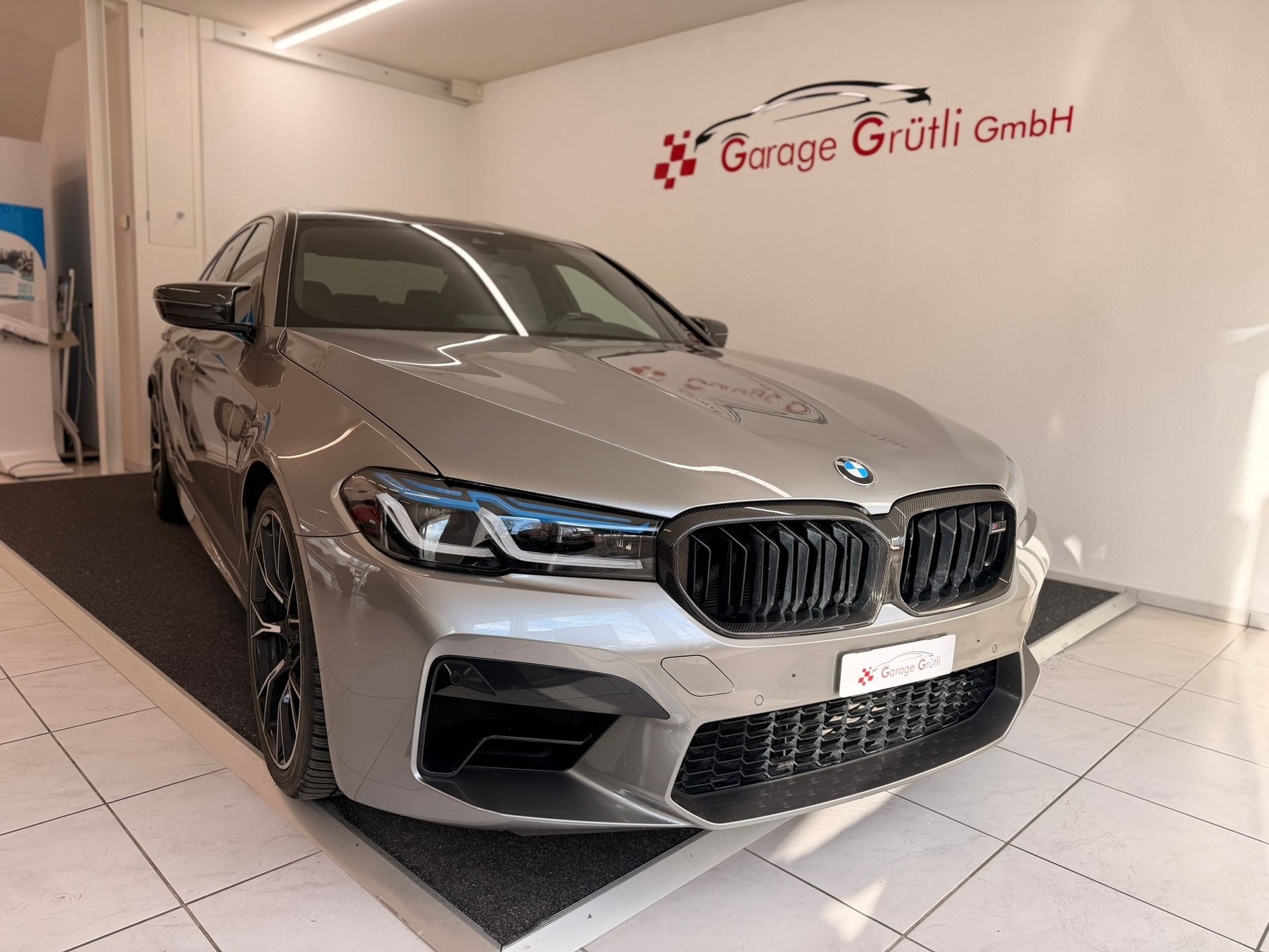 BMW M5 xDrive Competition Drivelogic