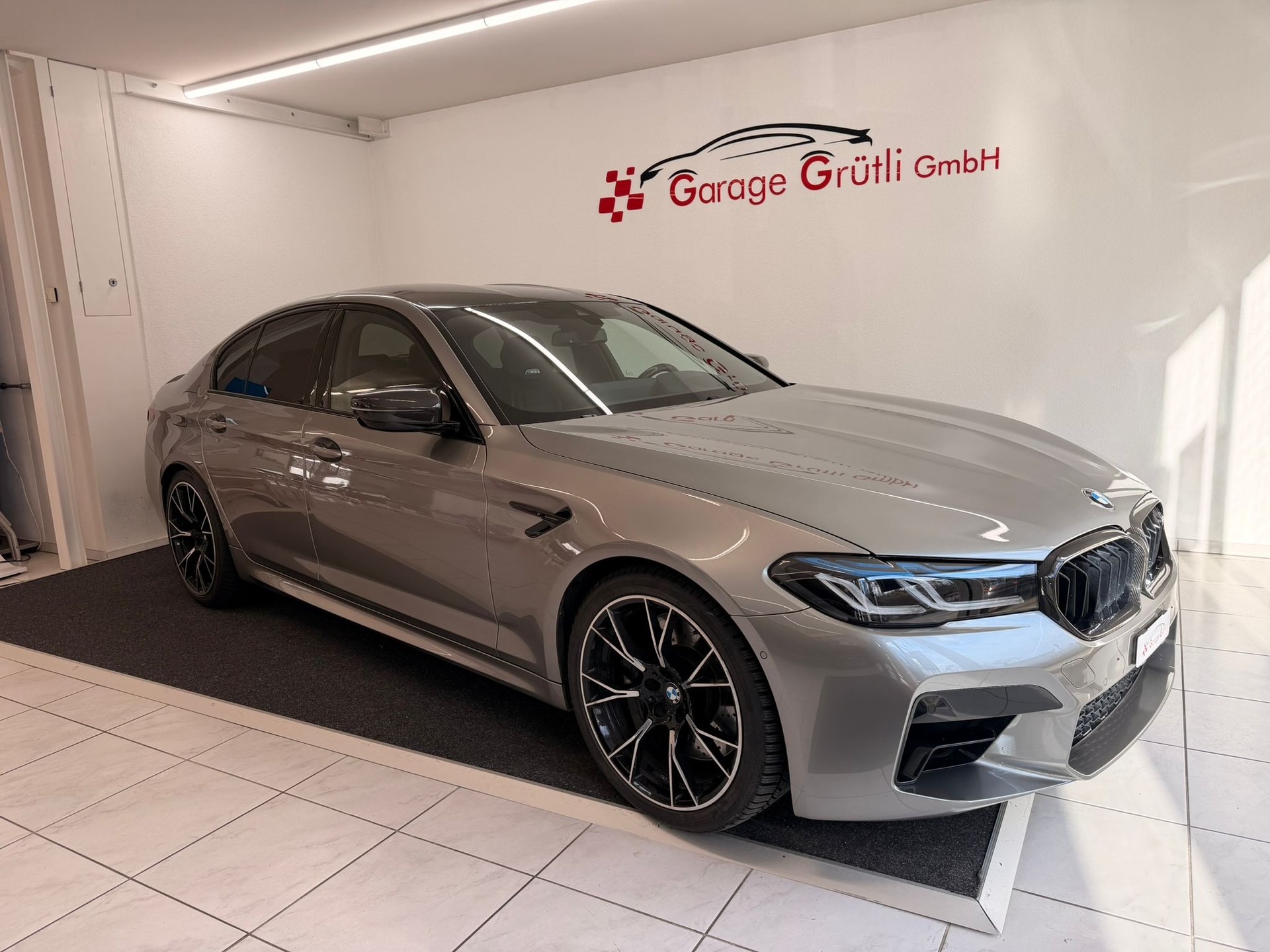 BMW M5 xDrive Competition Drivelogic-showroom-element-1