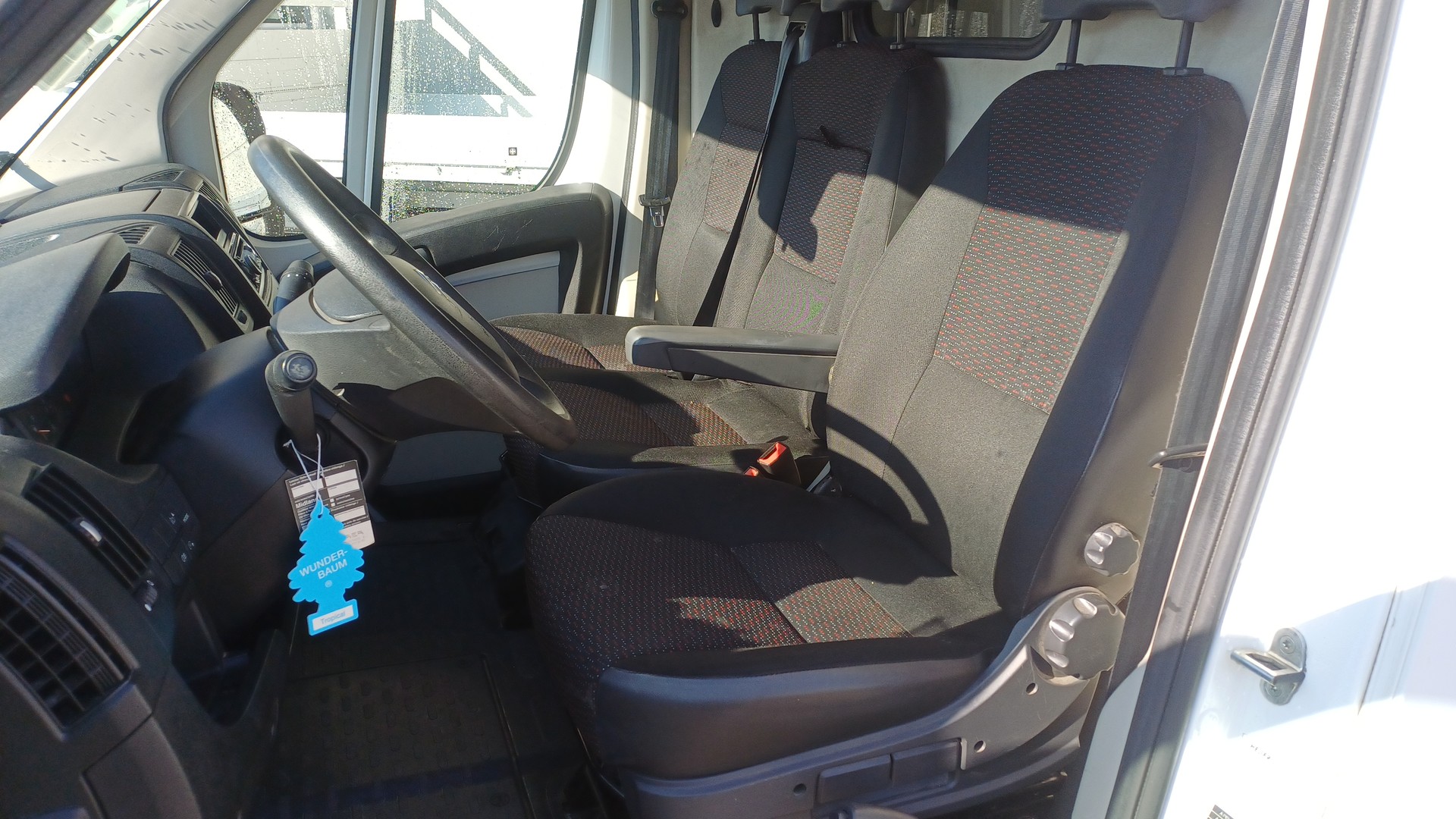 CITROEN Jumper 30 2.2 HDi 110 Attraction L1H1-image-8