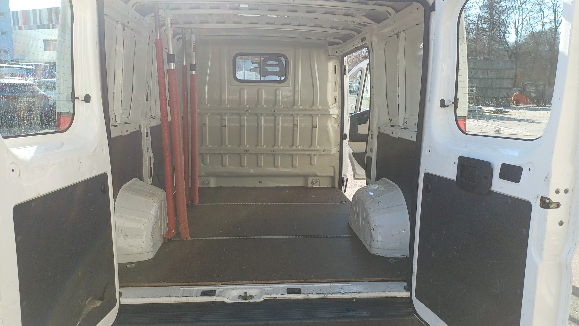 CITROEN Jumper 30 2.2 HDi 110 Attraction L1H1-image-12
