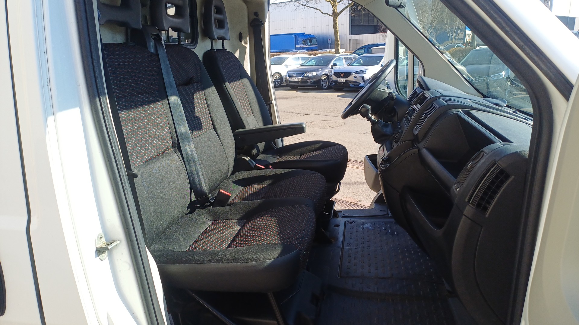 CITROEN Jumper 30 2.2 HDi 110 Attraction L1H1-image-10