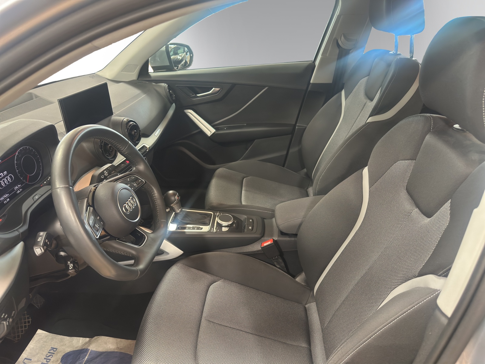 AUDI Q2 1.4 TFSI sport-image-6