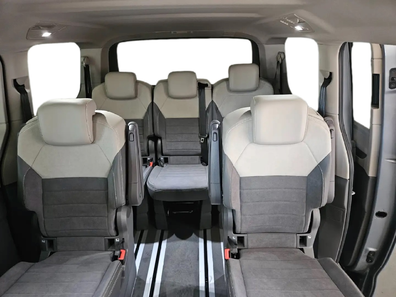 VW Multivan 2.0 TDI Life DSG Lang-image-7