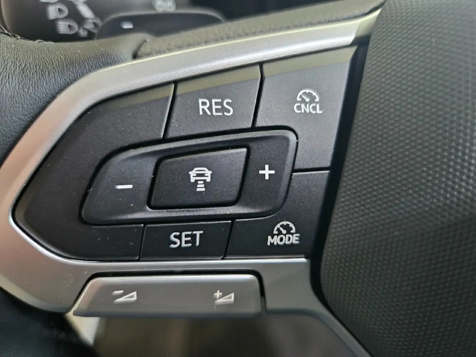 VW Multivan 2.0 TDI Life DSG Lang-image-12