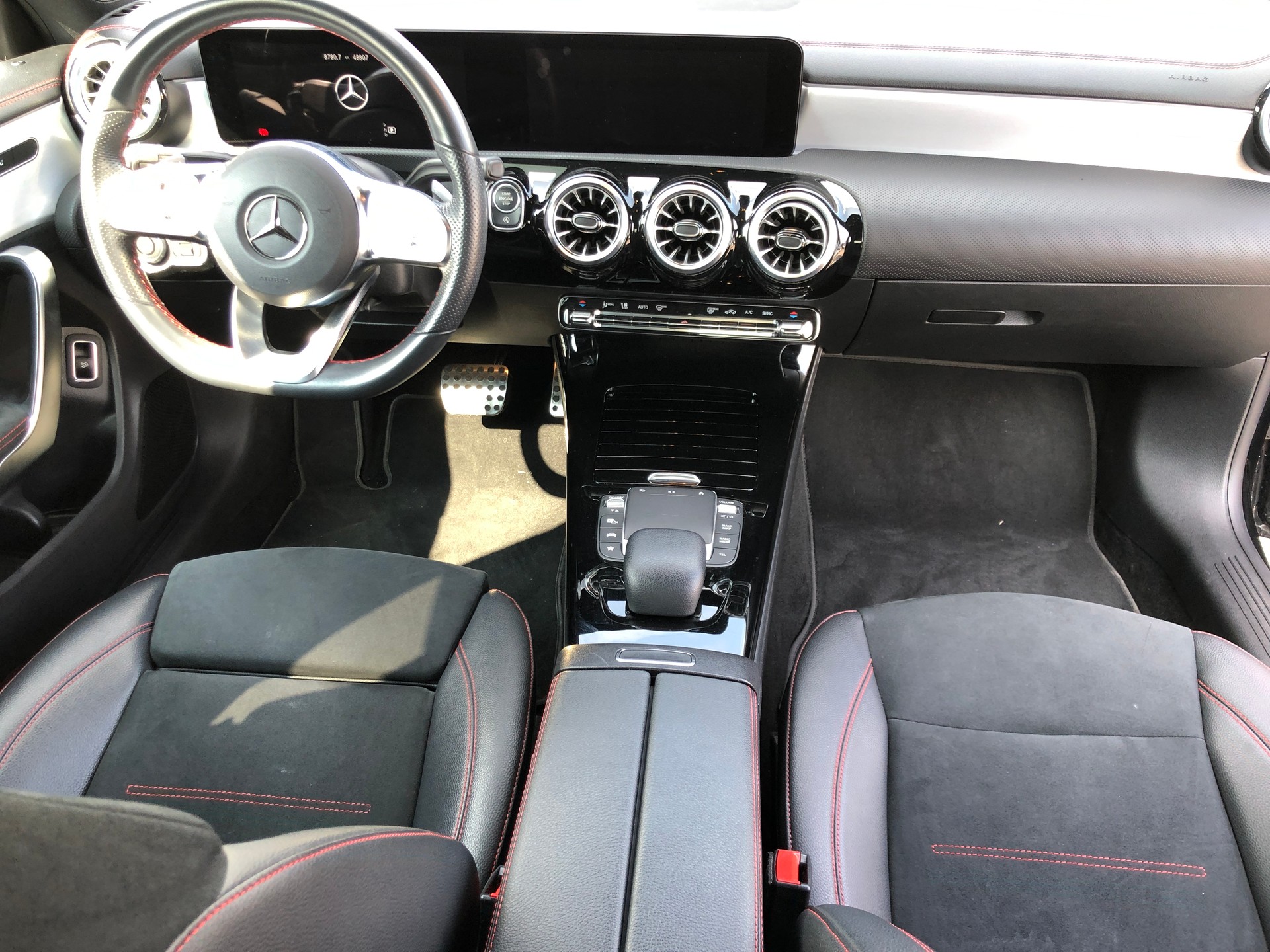 MERCEDES-BENZ CLA 180 AMG Line 7G-DCT-image-12