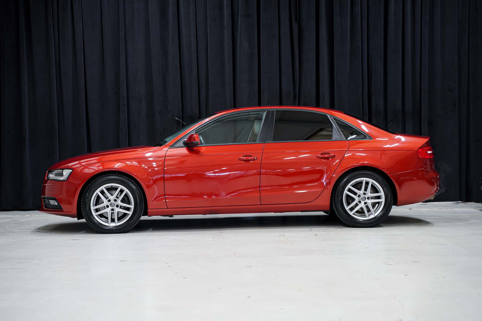 AUDI A4 Limousine 1.8 TFSI-showroom-element-3