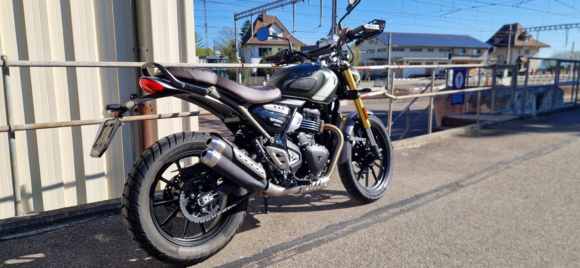 TRIUMPH Scrambler 400 X-image-2