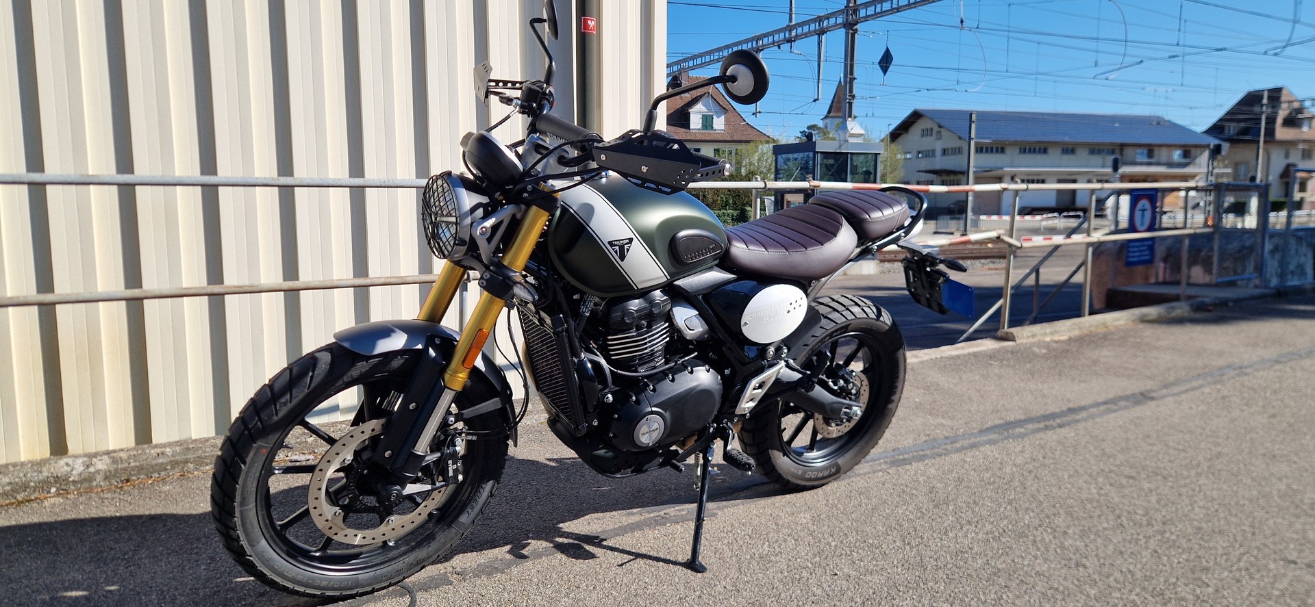 TRIUMPH Scrambler 400 X-image-4