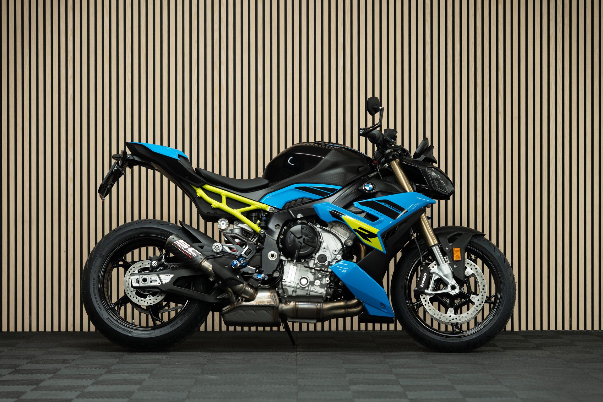 BMW BMW S 1000 R mit M Frästeilen und SC Project Endschalldämpfer-image-0