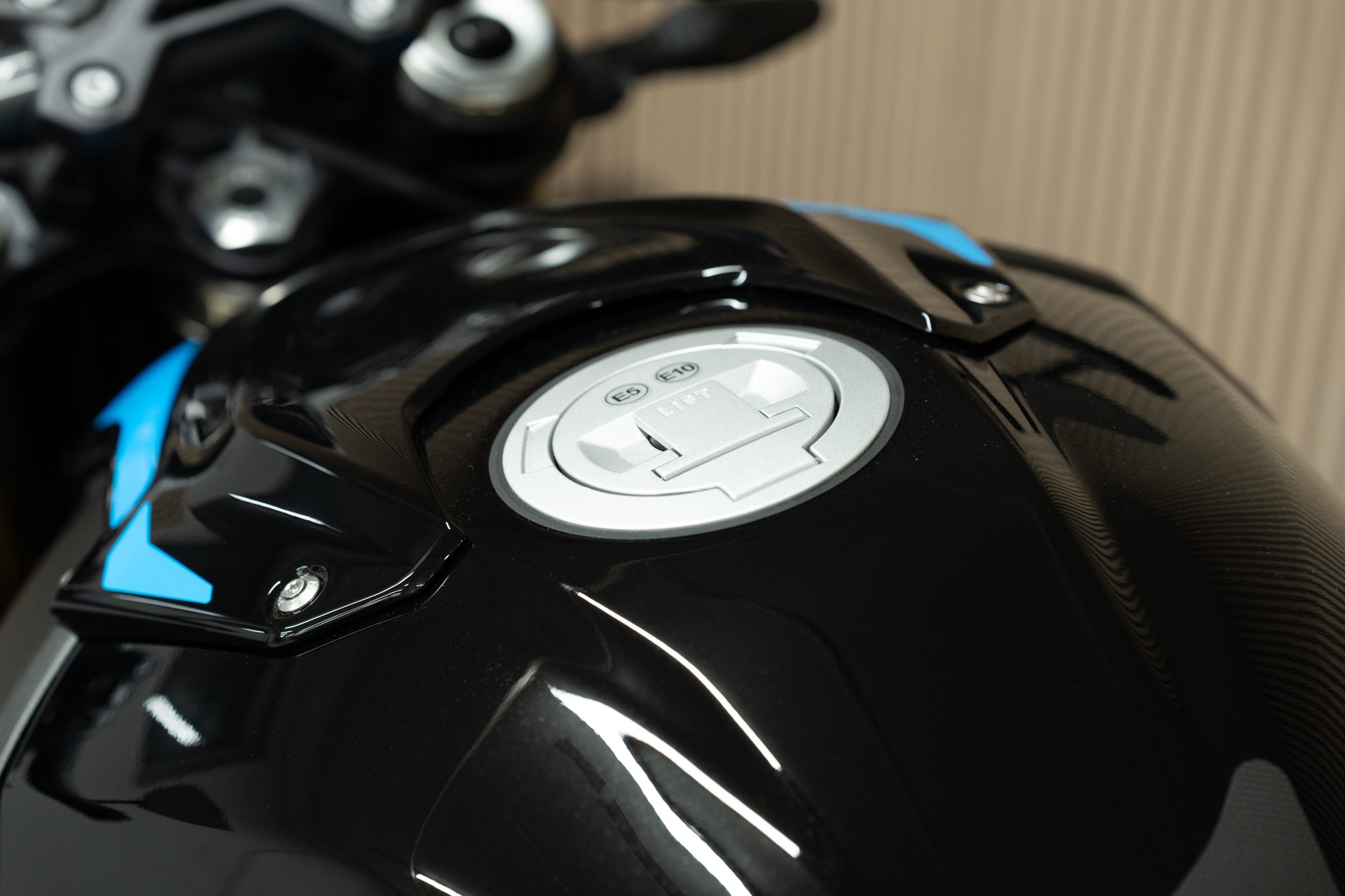 BMW BMW S 1000 R mit M Frästeilen und SC Project Endschalldämpfer-image-3