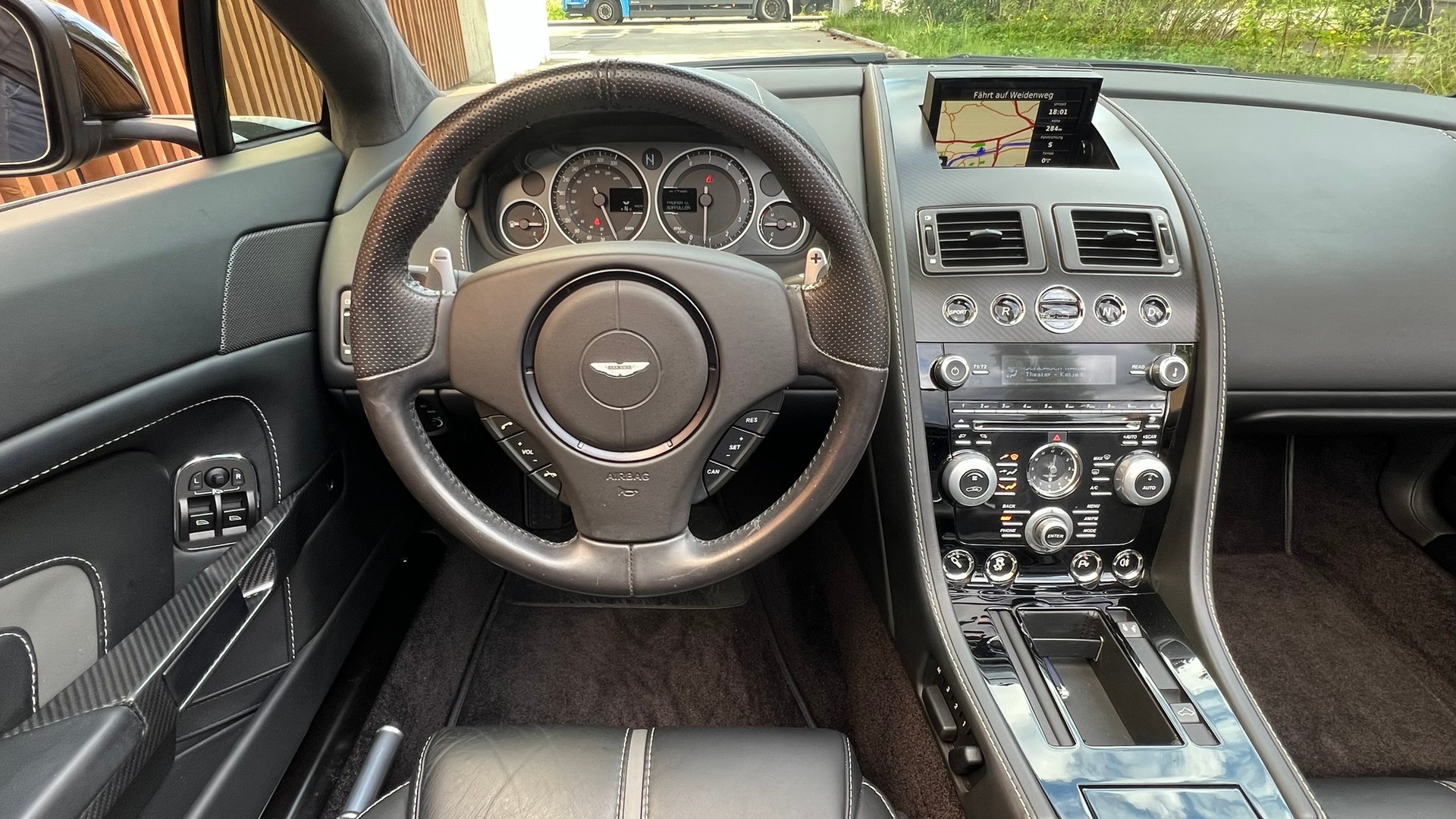 ASTON MARTIN V12 VANTAGE 5.9 S SPORTSHIFT CARBON l 574 PS-image-25