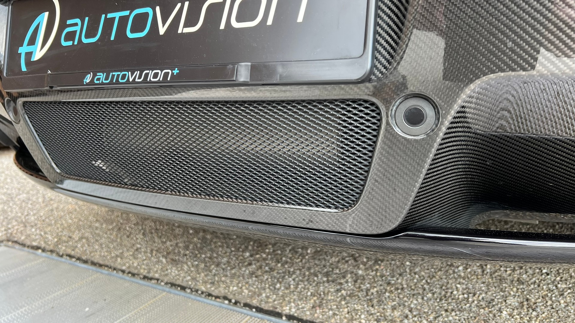 ASTON MARTIN V12 VANTAGE 5.9 S SPORTSHIFT CARBON l 574 PS-image-23