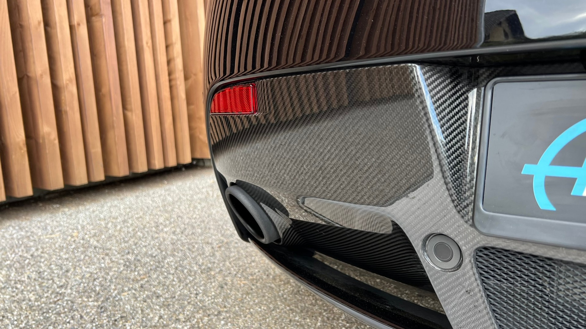 ASTON MARTIN V12 VANTAGE 5.9 S SPORTSHIFT CARBON l 574 PS-image-22