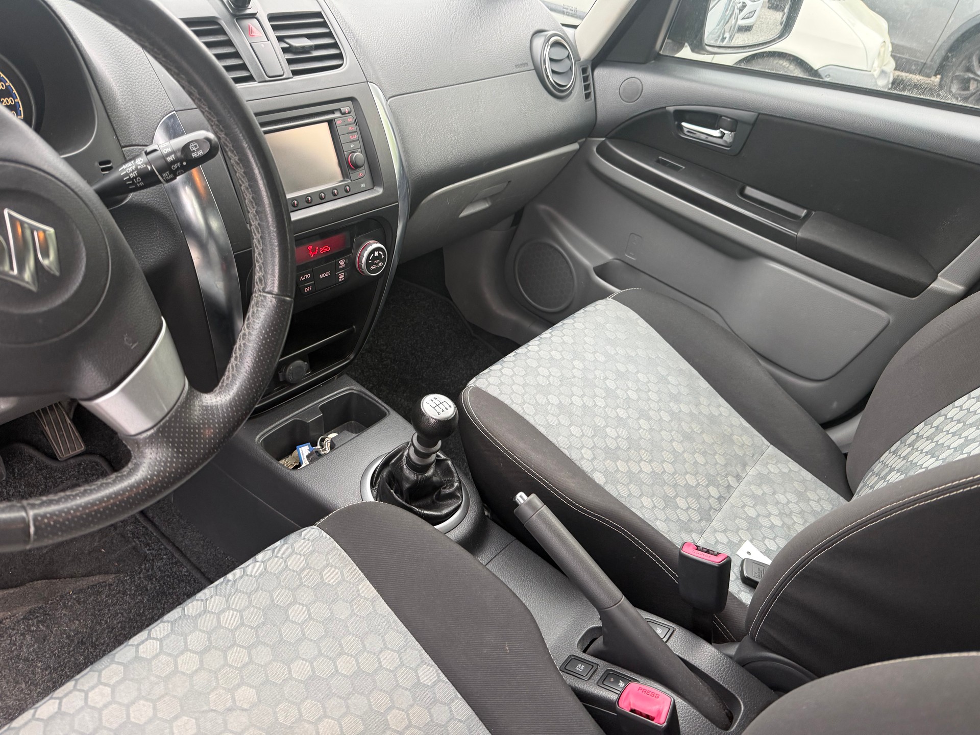 SUZUKI SX4 2.0 TD GL Top Indigo 4WD-image-5