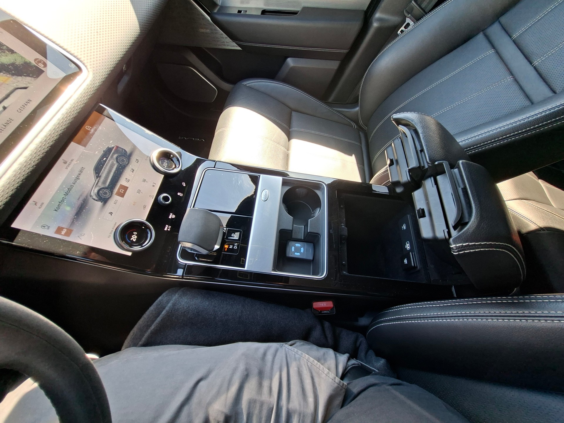 LAND ROVER Range Rover Velar R-Dynamic P 250 SE Automatic-image-12