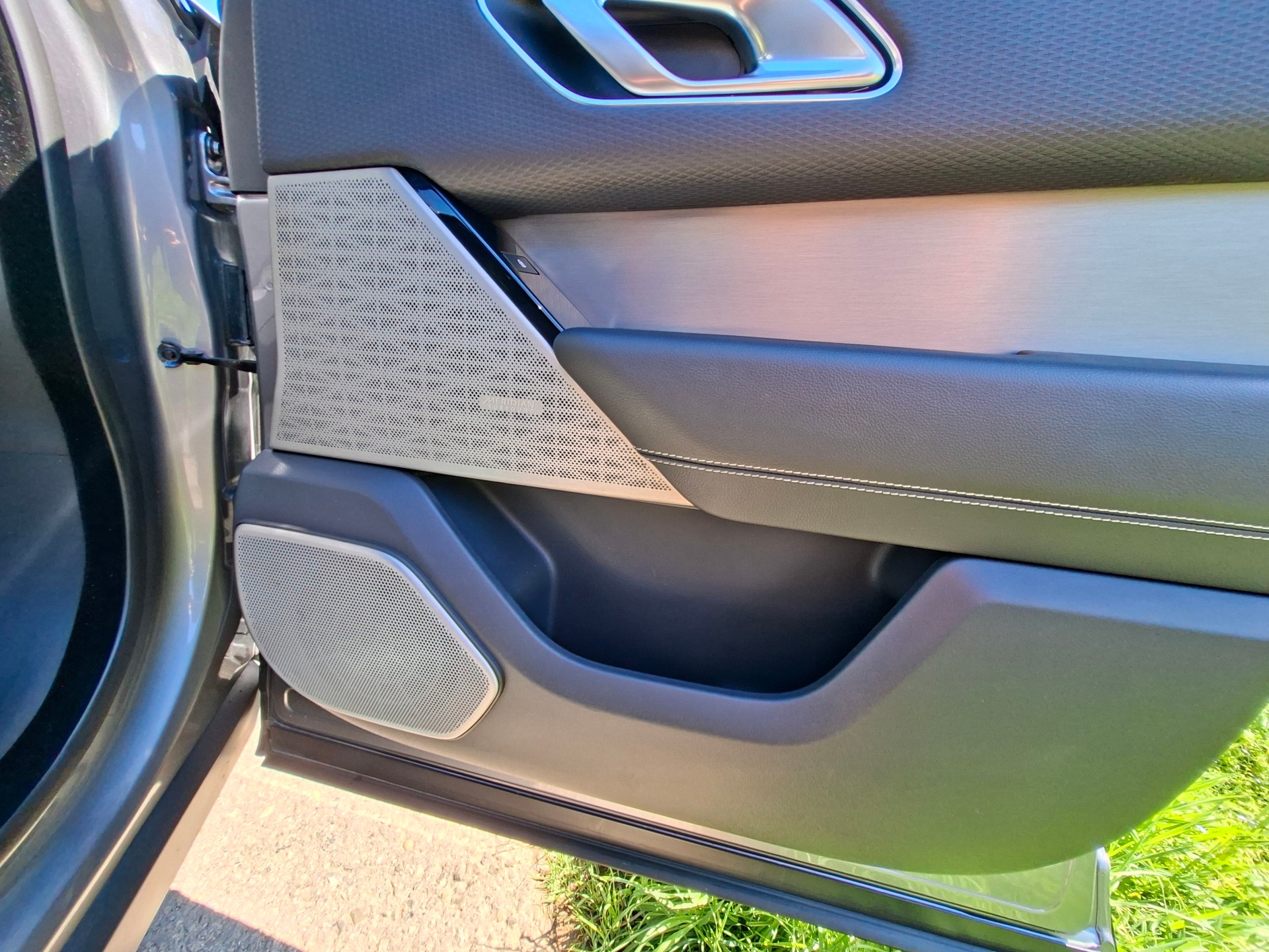 LAND ROVER Range Rover Velar R-Dynamic P 250 SE Automatic-image-16