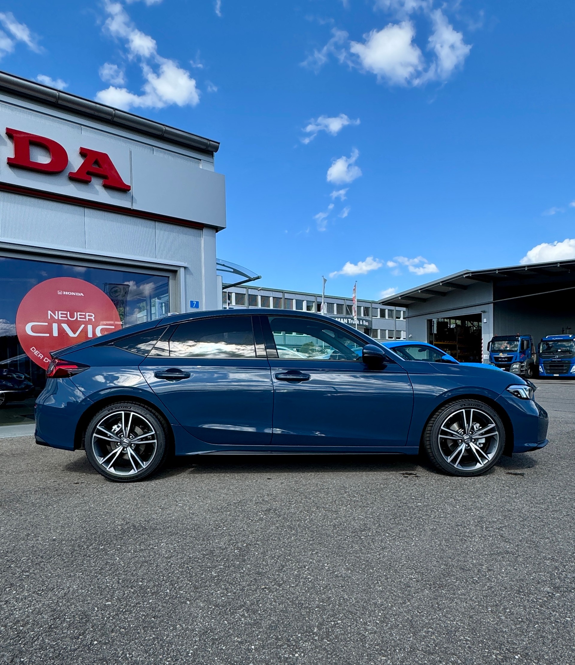 HONDA Civic 2.0 i-MMD HEV Advance 1.9% Leasing Aktion unschlagbar mit 8 Jahren Garantie-showroom-element-3