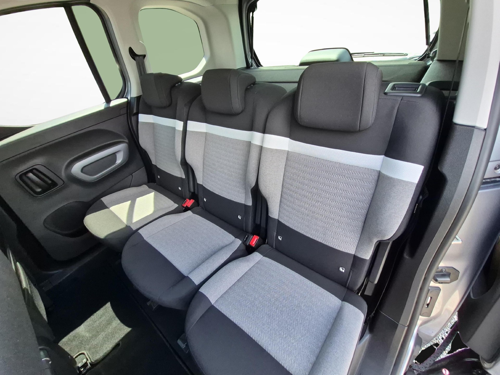 CITROEN Berlingo 1.5 BlueHDi 130 Max / Jetzt mit attraktivem 1.9% Leasing!-image-10
