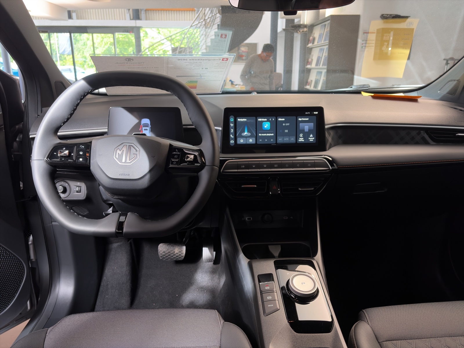 MG 3 1.5 Hybrid Luxury-image-5