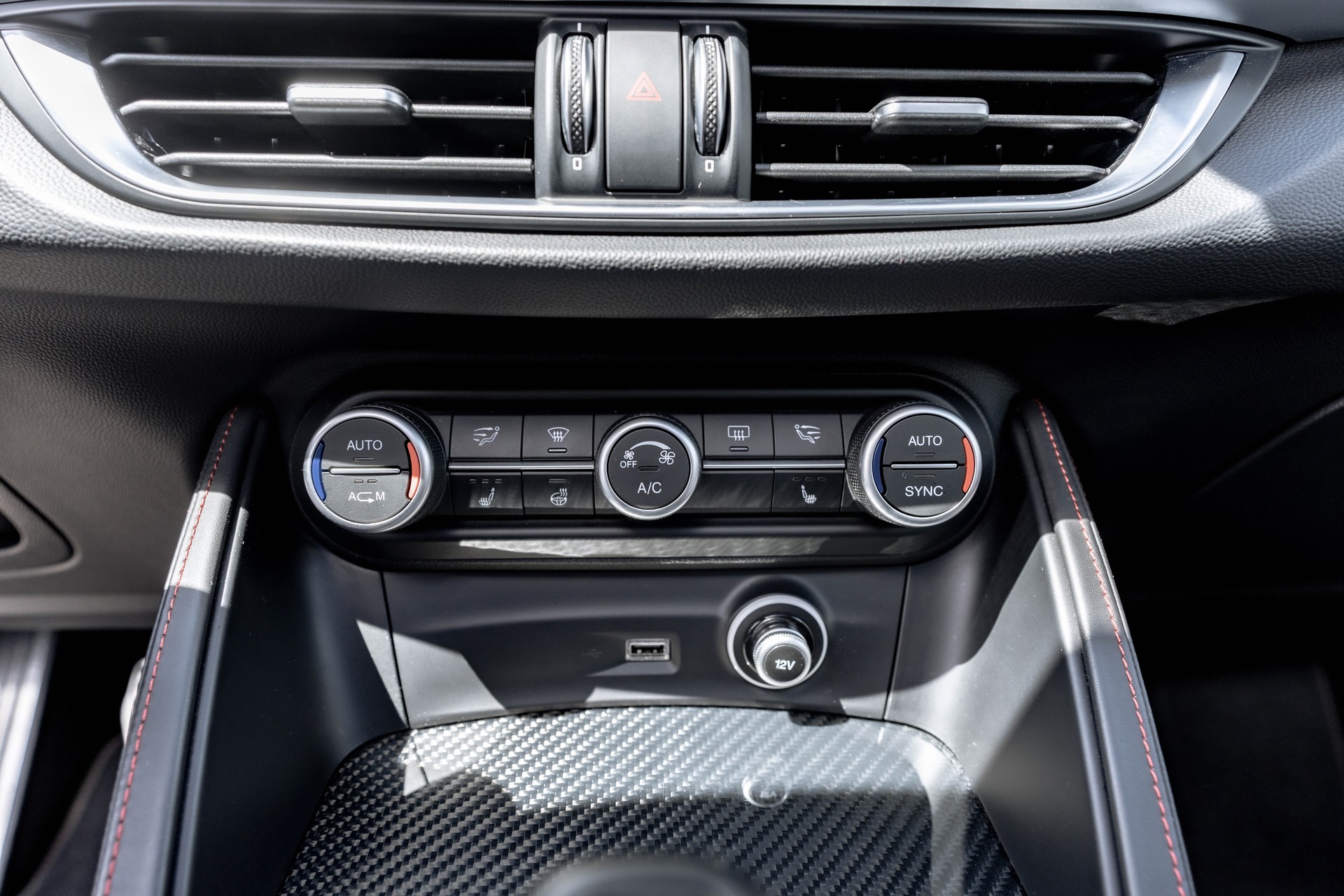 ALFA ROMEO Stelvio 2.9 V6 Quadrifoglio Q4 Automatic * FRISCH AB MFK * NEUE BREMSEN VO & HI * BREITER & TIEFER *-image-30